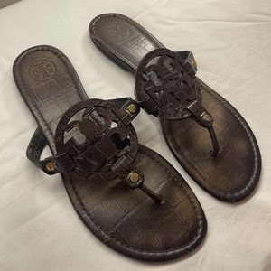 Tory Burch Miller Dark Brown Croc Skin Size 10